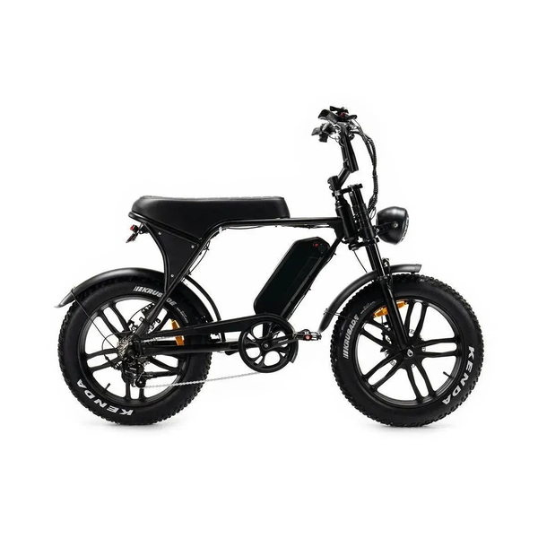 Ouxi V8 2025 Fatbike in Schwarz, Seitenansicht von rechts mit langem Sattel, Rahmenakku und breiten Kenda-Reifen