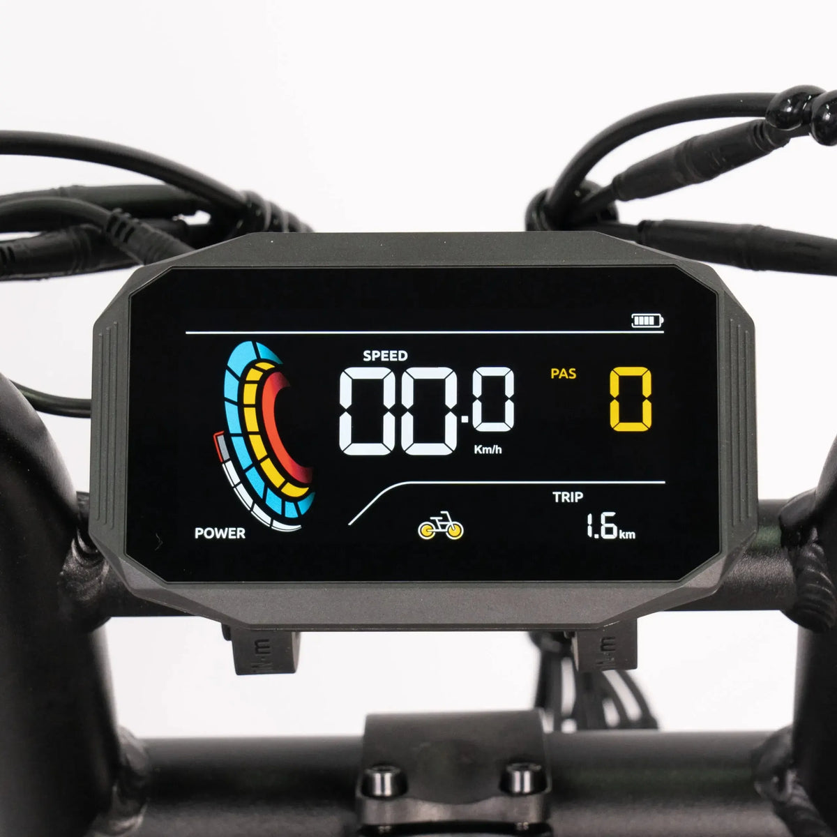 QMWheel V20 Mini Fatbike in Schwarz, Detail des Farbdisplays mit Geschwindigkeit, PAS-Stufe und Fahrstrecke