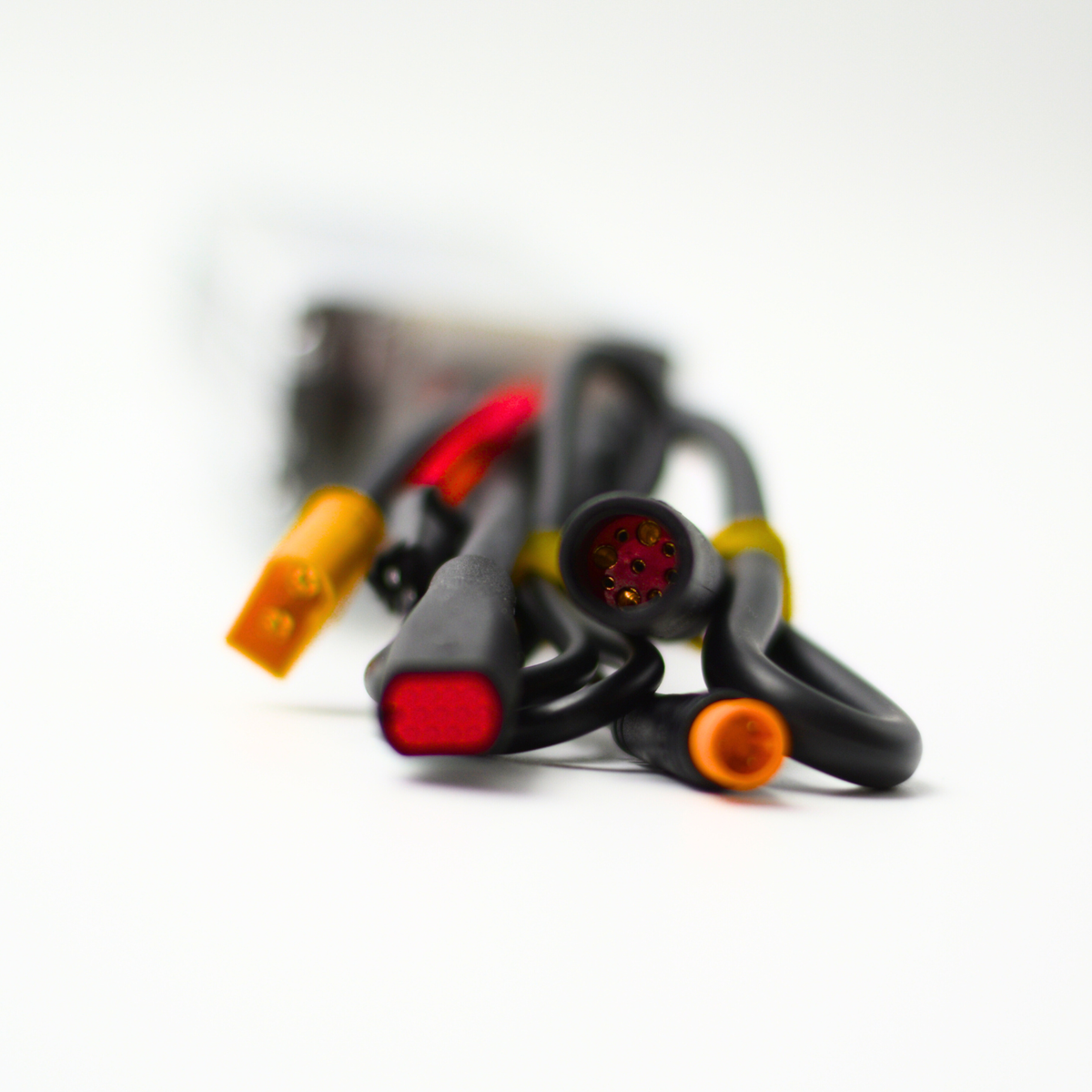 Ouxi Q8 controller begrensd 21A, foto 4: aansluitstekkers