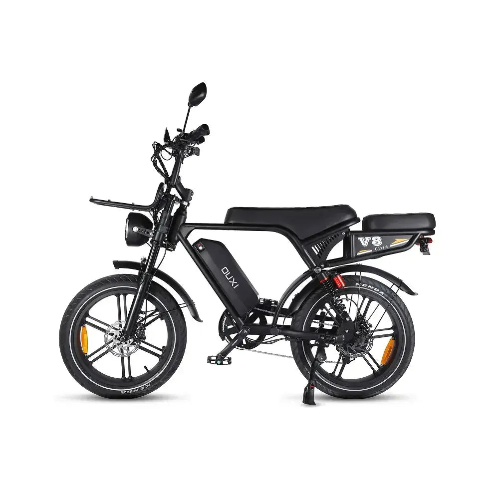 Ouxi V8 Ultra Fatbike in Schwarz, Seitenansicht von links mit Ständer und vorderer Scheibenbremse